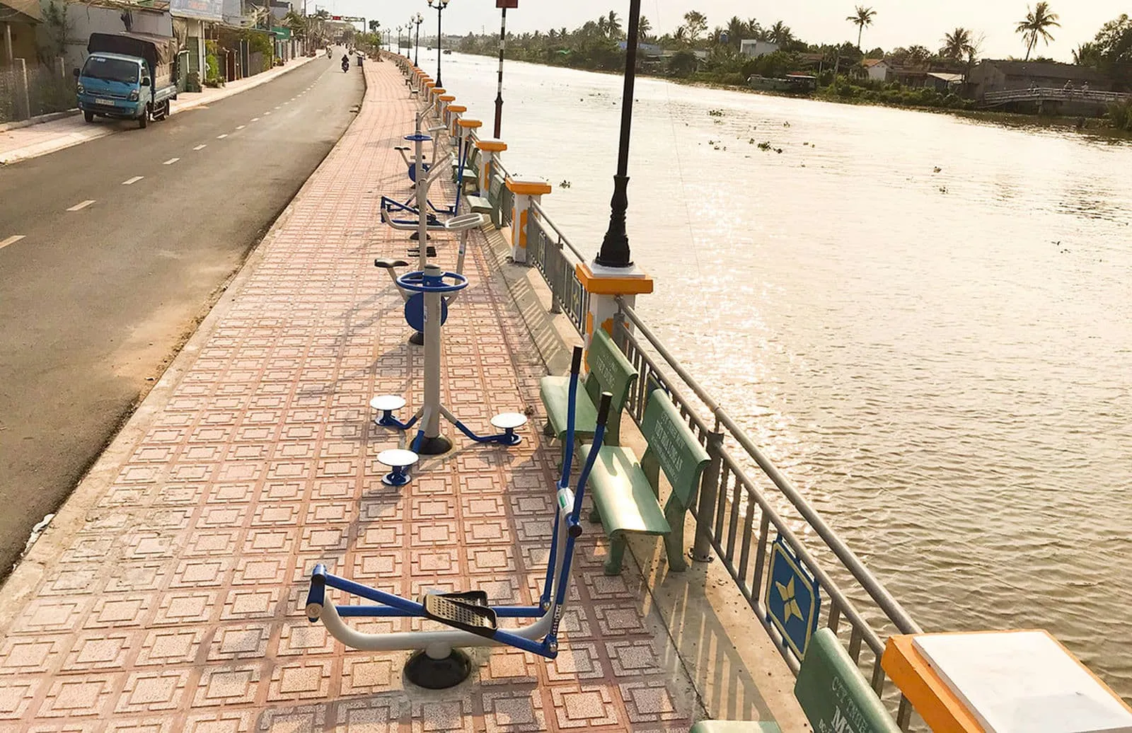 Không gian ven kênh Bo Bo tại Thủ Thừa trong ảnh tư liệu khu vực