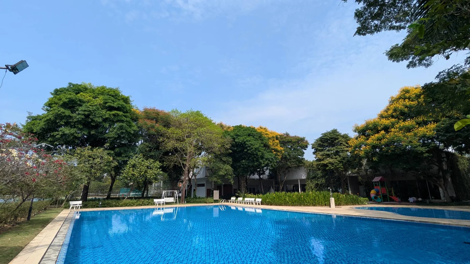 Hồ bơi hiện hữu trong khu đô thị EcoXuân Setia Edenia