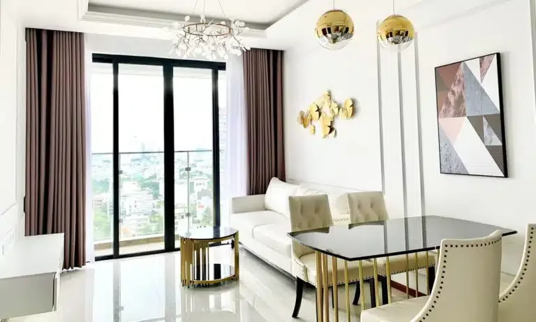 Bàn ăn và phòng khách căn hộ One Verandah