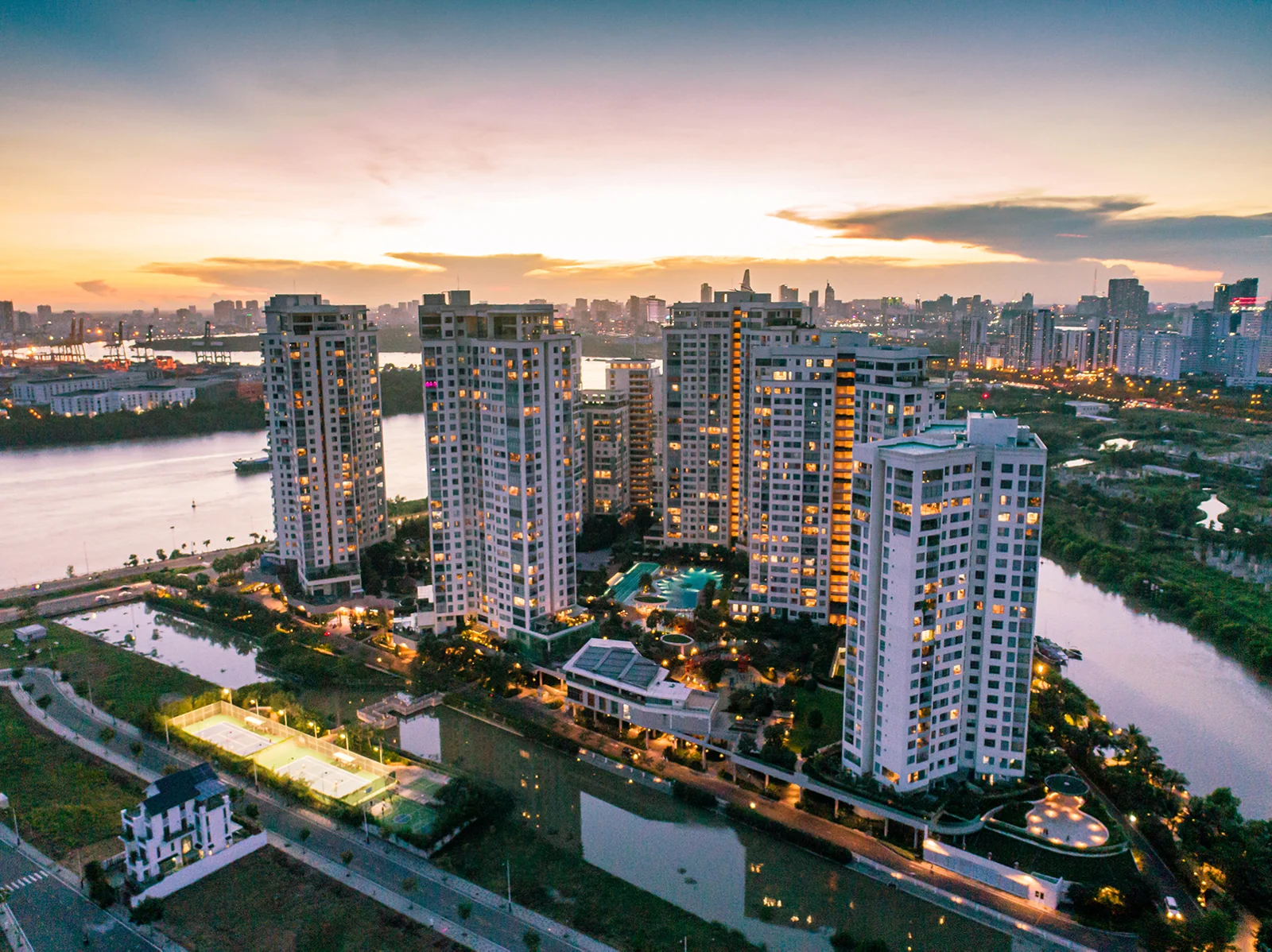 Đảo Kim Cương vào chiều tối
