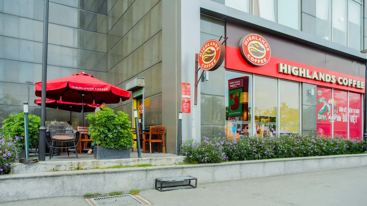 Dịch vụ thương mại tại khối đế Cosmo City