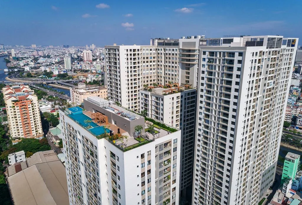 Hai tháp The Gold View đã hoàn thiện và cảnh quan đô thị xung quanh
