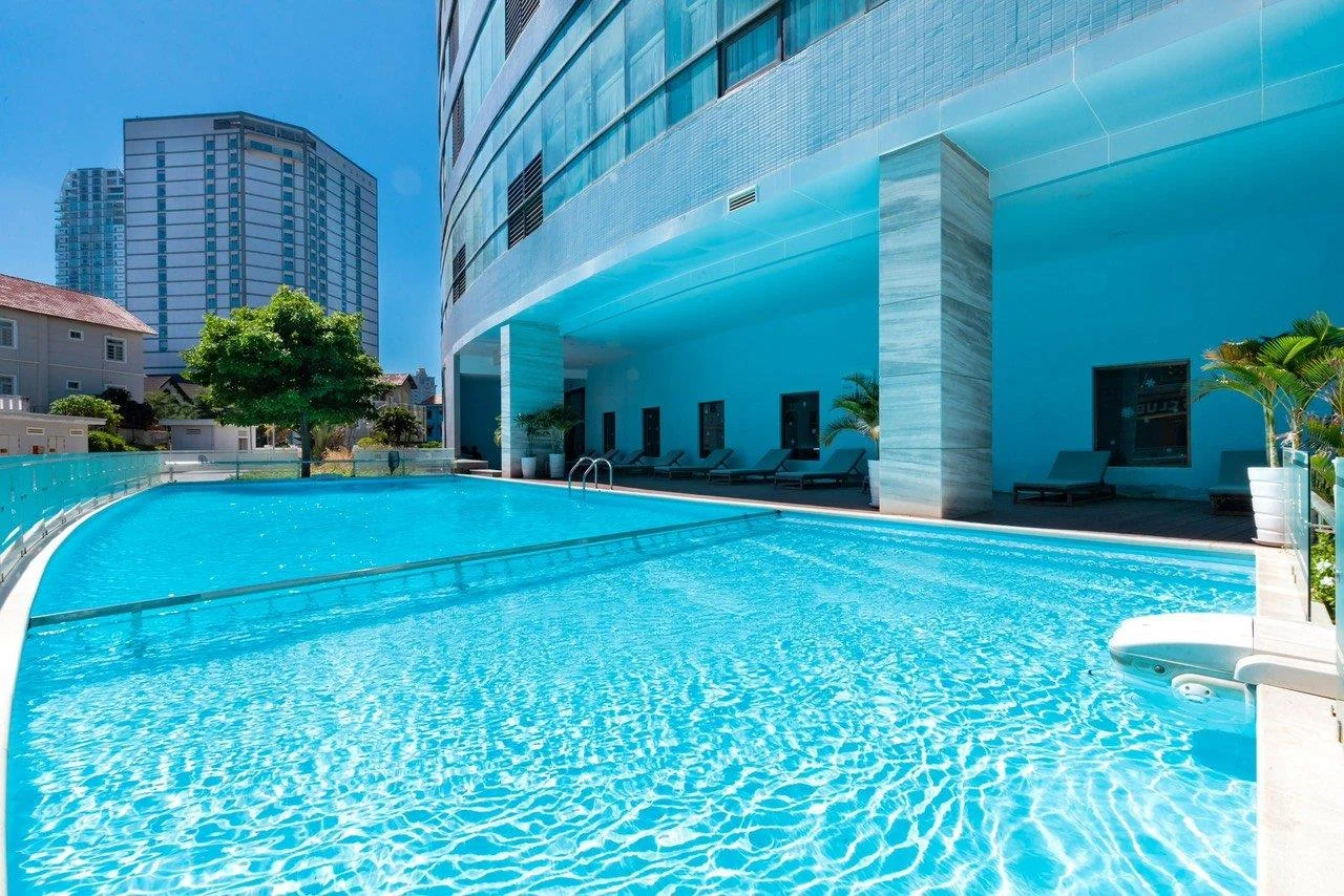 Ảnh tư liệu hồ bơi ngoài trời tại DIC Landmark