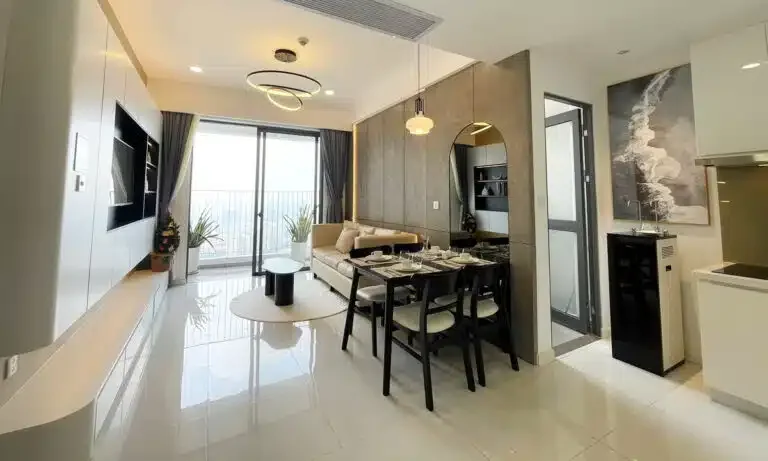 Phòng khách và bếp căn hộ thực tế Masteri An Phú