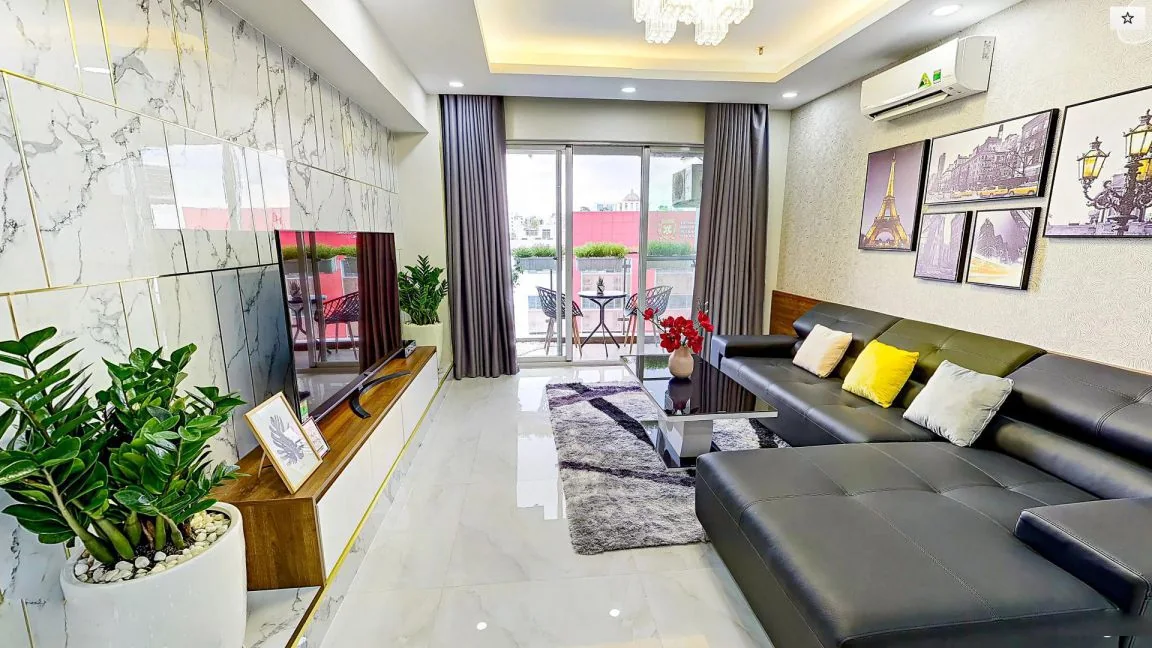 Phòng khách của căn hộ mẫu Cosmo City được giới thiệu bởi đơn vị phát triển