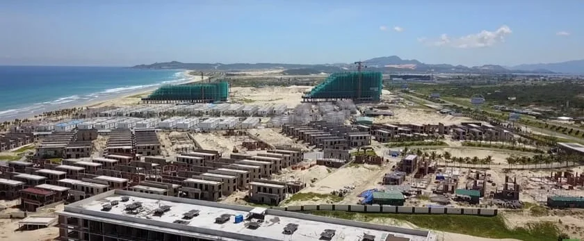 Ảnh thực tế công trường biệt thự và khối condotel The Pearl Cam Ranh tháng 3 năm 2019